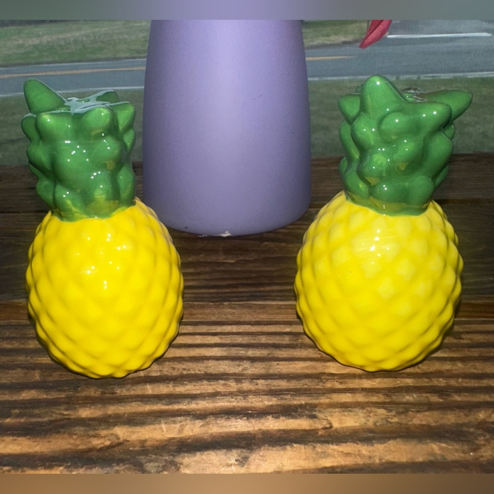 Pineapple Salt and Pepper Shakers - New